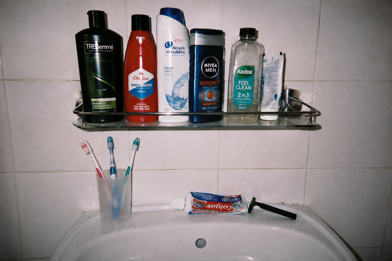 Baño de un piso de estudiantes